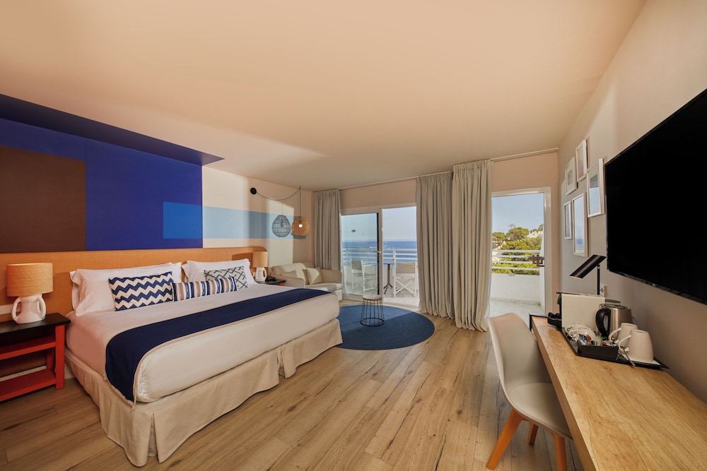 Alua Calvia - Hyatt Inclusive Collection — Hotel rooms in Magaluf, Balearic Islands