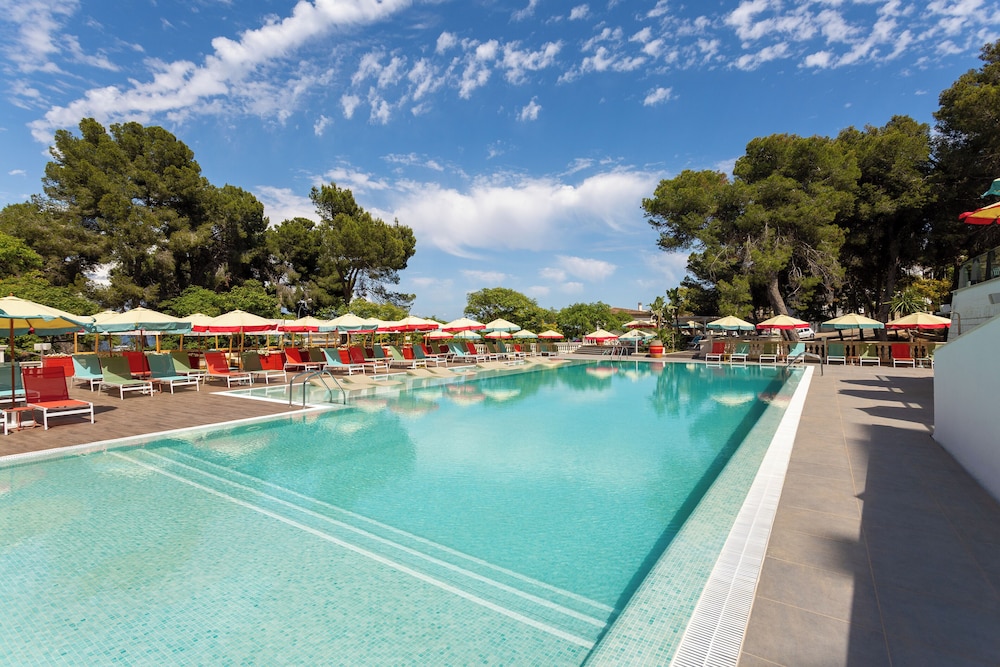 Alua Calvia - Hyatt Inclusive Collection — Swimming pool in Magaluf, Balearic Islands