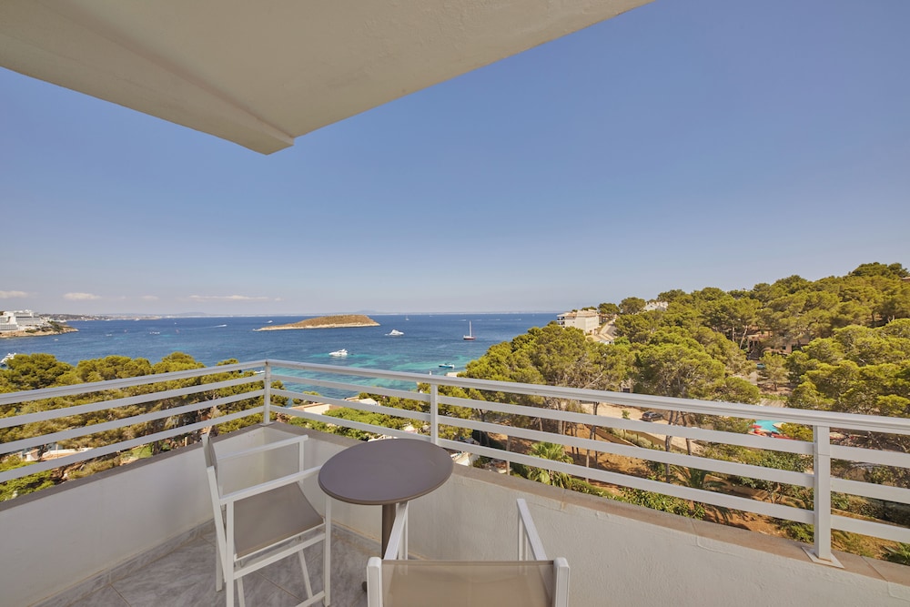 Alua Calvia - Hyatt Inclusive Collection — Hotel rooms in Magaluf, Balearic Islands