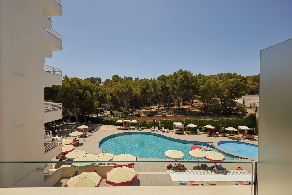 Alua Calvia - Hyatt Inclusive Collection — Swimming pool in Magaluf, Balearic Islands