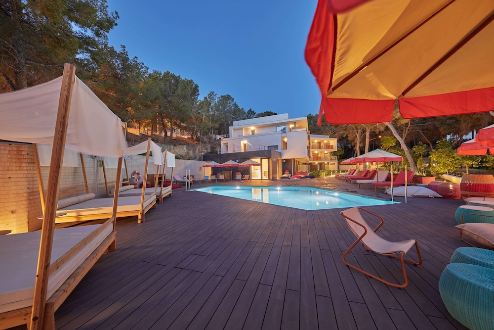 Alua Calvia - Hyatt Inclusive Collection — Swimming pool in Magaluf, Balearic Islands