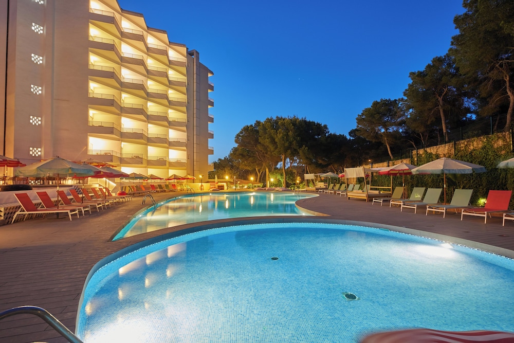 Alua Calvia - Hyatt Inclusive Collection — Swimming pool in Magaluf, Balearic Islands