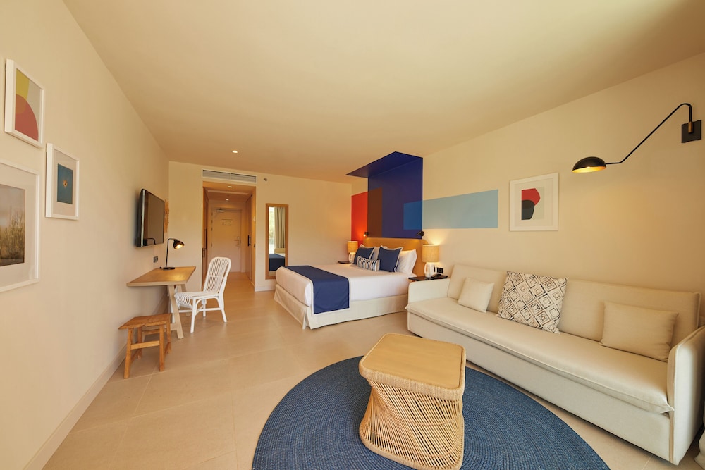 Alua Calvia - Hyatt Inclusive Collection — Hotel rooms in Magaluf, Balearic Islands