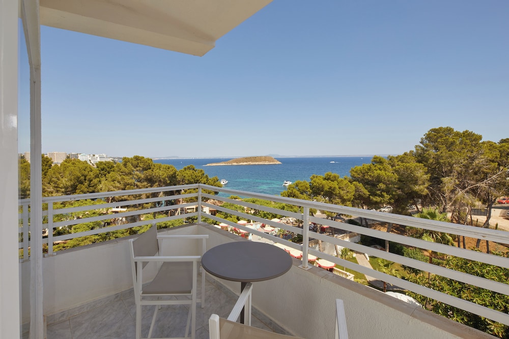 Alua Calvia - Hyatt Inclusive Collection — Hotel rooms in Magaluf, Balearic Islands