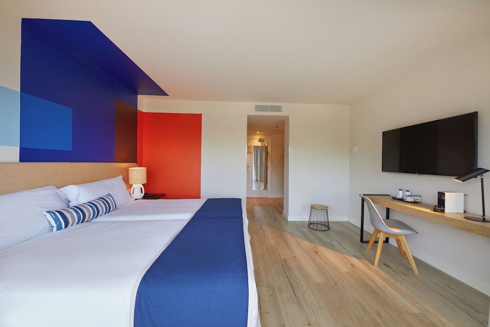 Alua Calvia - Hyatt Inclusive Collection — Hotel rooms in Magaluf, Balearic Islands