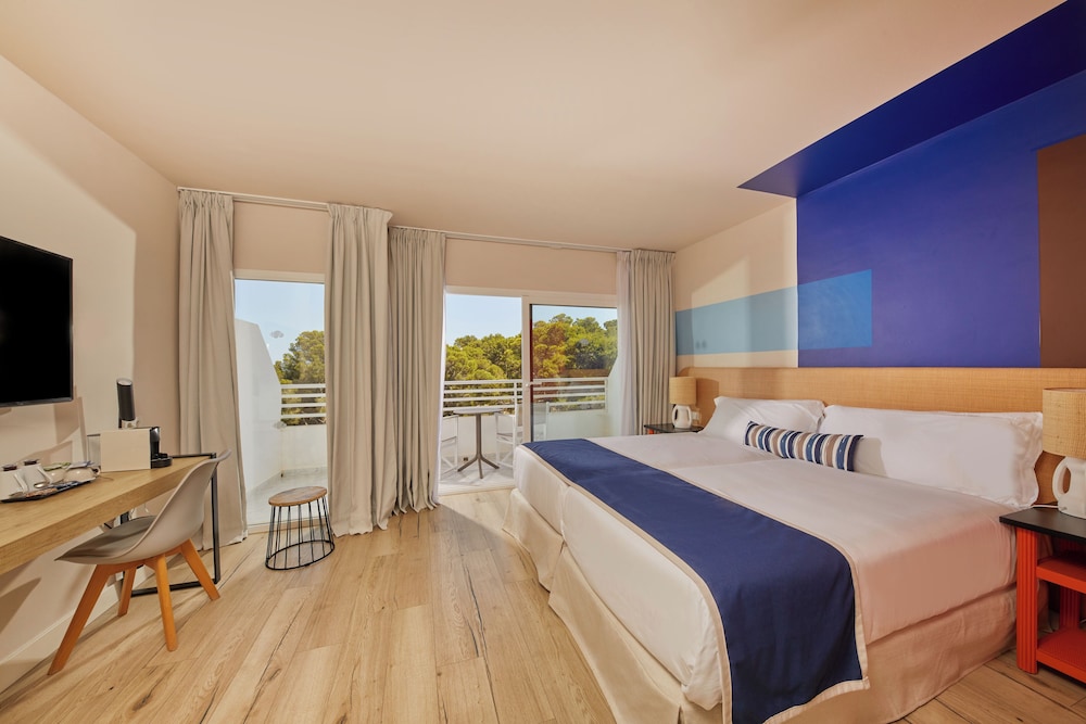 Alua Calvia - Hyatt Inclusive Collection — Hotel rooms in Magaluf, Balearic Islands