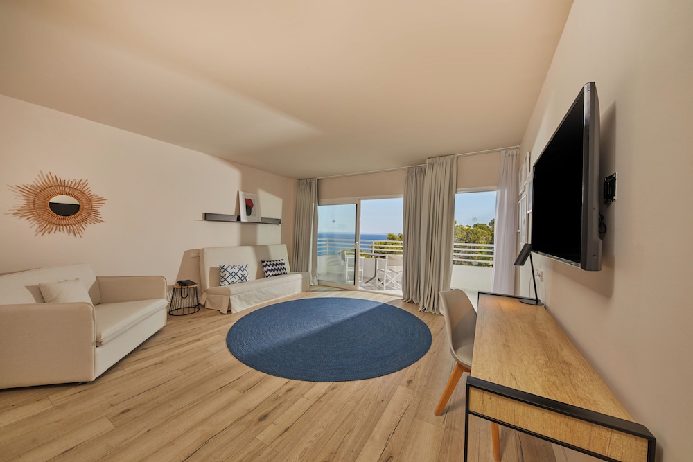 Alua Calvia - Hyatt Inclusive Collection — Hotel rooms in Magaluf, Balearic Islands