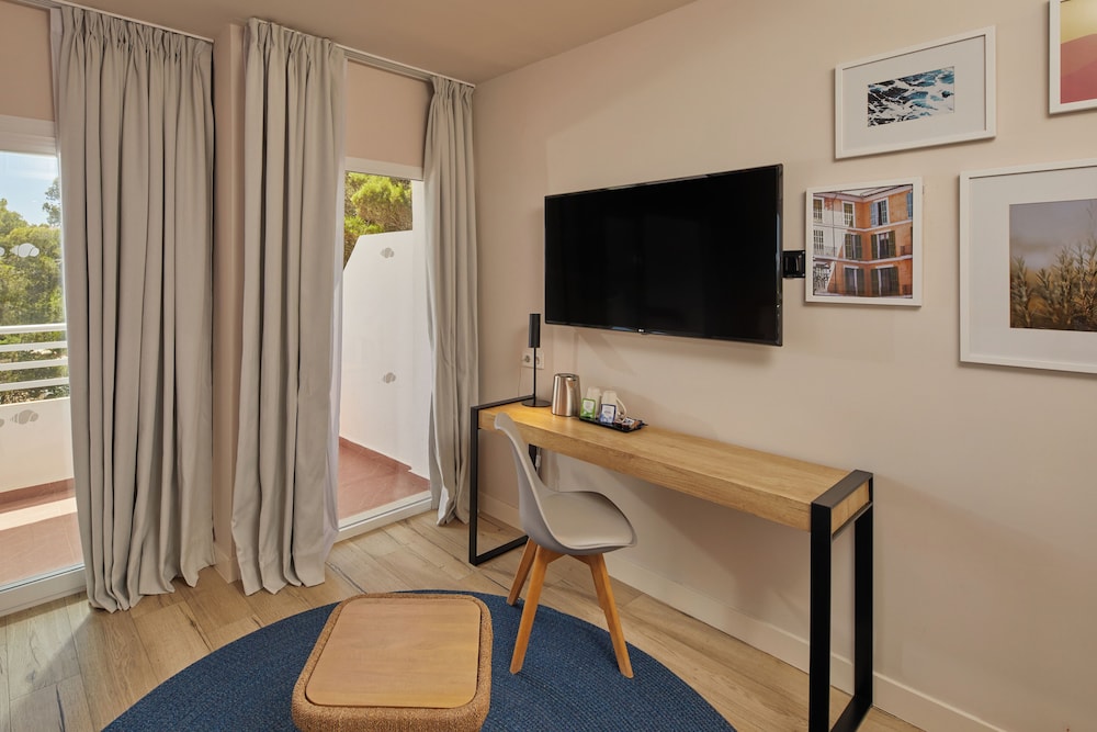 Alua Calvia - Hyatt Inclusive Collection — Hotel rooms in Magaluf, Balearic Islands