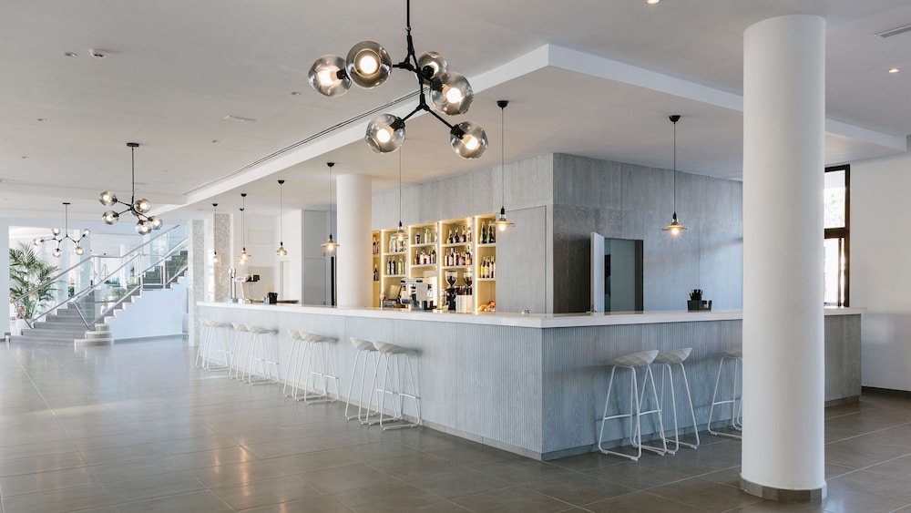 AluaSoul Ibiza -Adults Only - Hyatt Inclusive Collection — Restaurant & bars in Santa Eulalia, Balearic Islands
