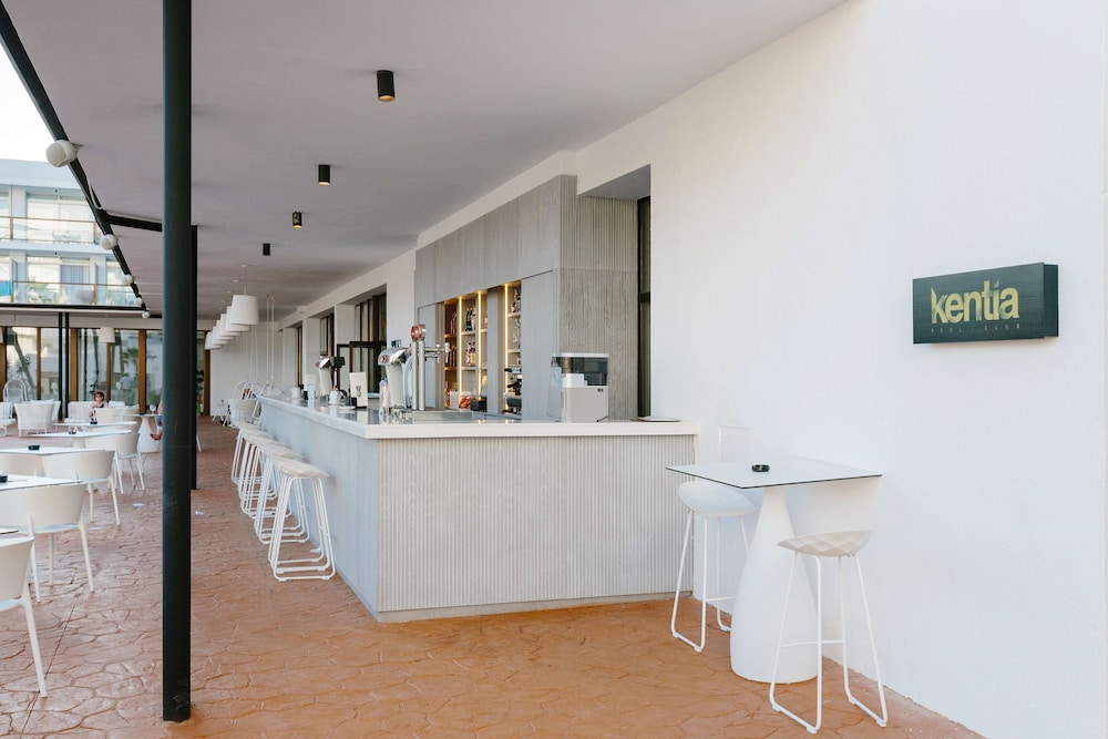 AluaSoul Ibiza -Adults Only - Hyatt Inclusive Collection — Restaurant & bars in Santa Eulalia, Balearic Islands