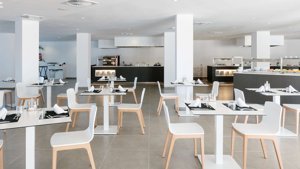 AluaSoul Ibiza -Adults Only - Hyatt Inclusive Collection — Restaurant & bars in Santa Eulalia, Balearic Islands