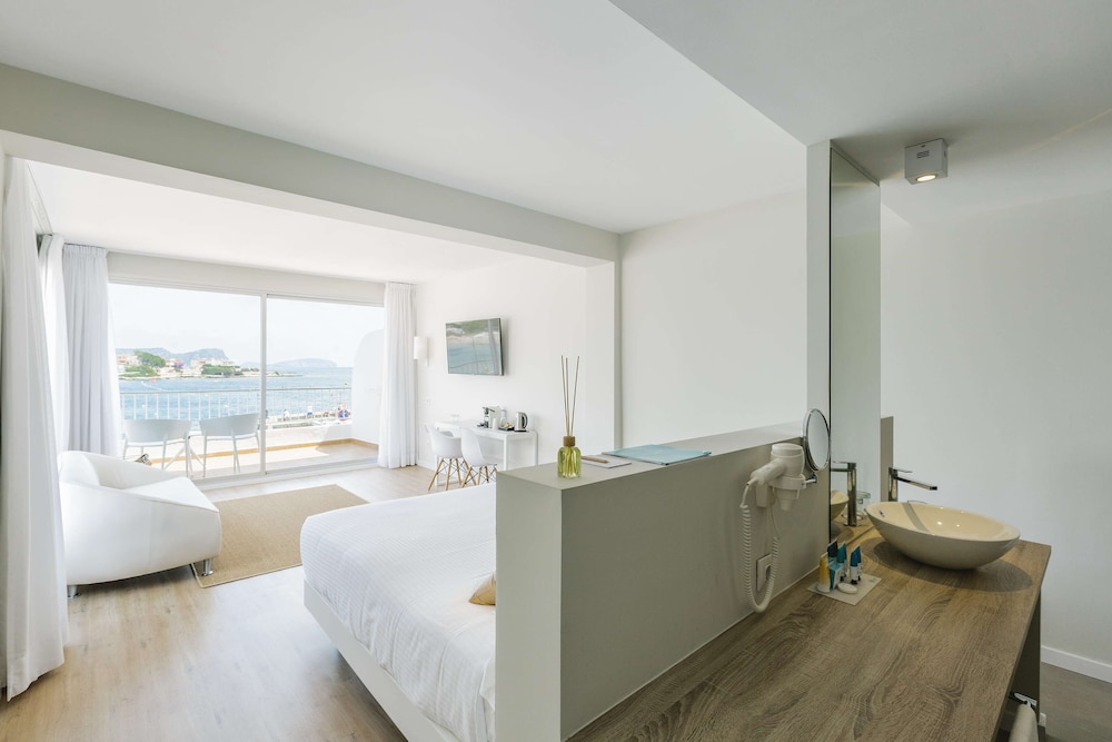AluaSoul Ibiza -Adults Only - Hyatt Inclusive Collection — Hotel rooms in Santa Eulalia, Balearic Islands