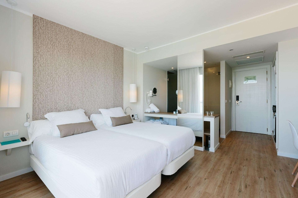 AluaSoul Ibiza -Adults Only - Hyatt Inclusive Collection — Hotel rooms in Santa Eulalia, Balearic Islands