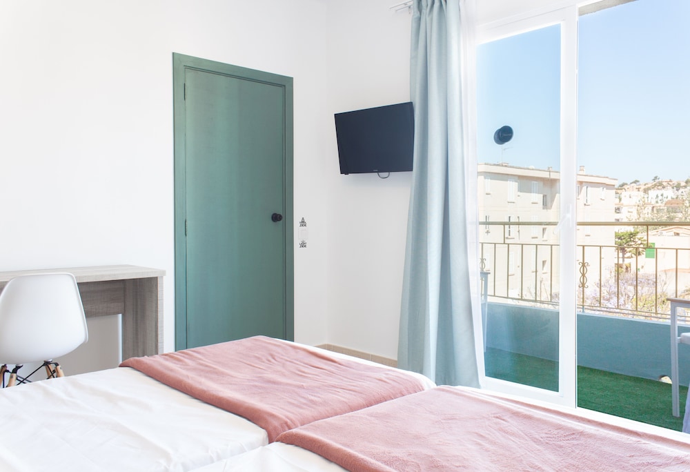 4U Miranda - Adults Only — Rooms in Santa Ponca, Balearic Islands
