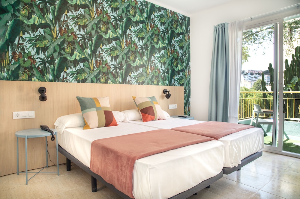 4U Miranda - Adults Only — Rooms in Santa Ponca, Balearic Islands