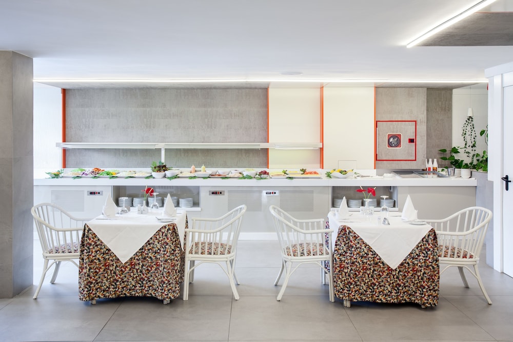 MUR Hotel Neptuno Gran Canaria - Adults Only — Restaurant & bars in Playa del Ingles, Canary Islands