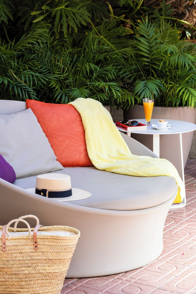 MUR Hotel Neptuno Gran Canaria - Adults Only — Restaurant & bars in Playa del Ingles, Canary Islands