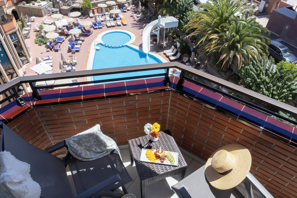 MUR Hotel Neptuno Gran Canaria - Adults Only — Swimming pool in Playa del Ingles, Canary Islands