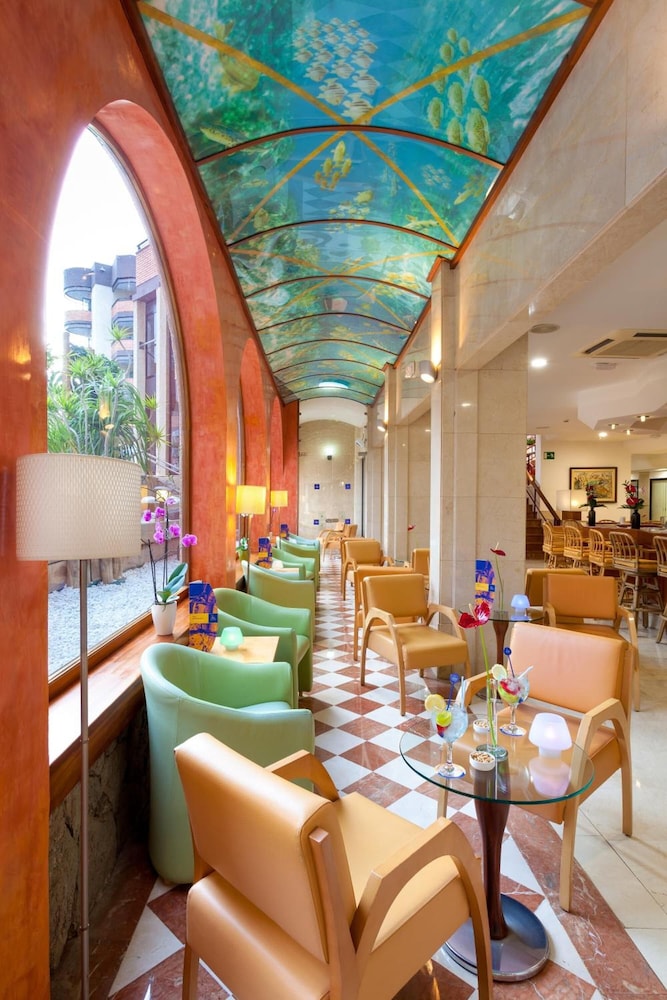 MUR Hotel Neptuno Gran Canaria - Adults Only — Restaurant & bars in Playa del Ingles, Canary Islands