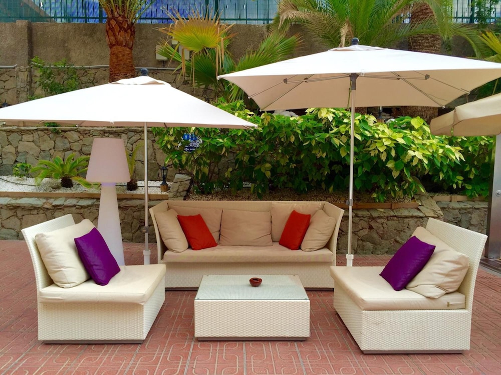 MUR Hotel Neptuno Gran Canaria - Adults Only — Restaurant & bars in Playa del Ingles, Canary Islands