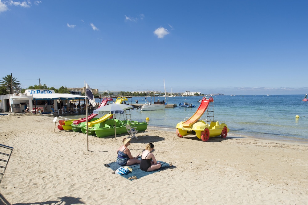Hotel Osiris Ibiza — Beach in San Antonio, Balearic Islands