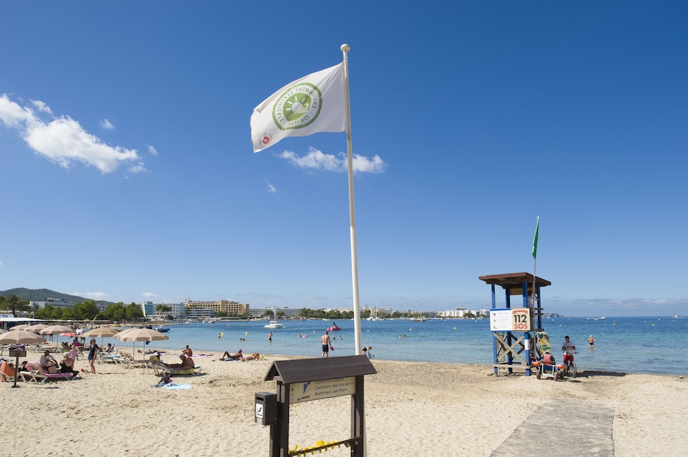Hotel Osiris Ibiza — Beach in San Antonio, Balearic Islands