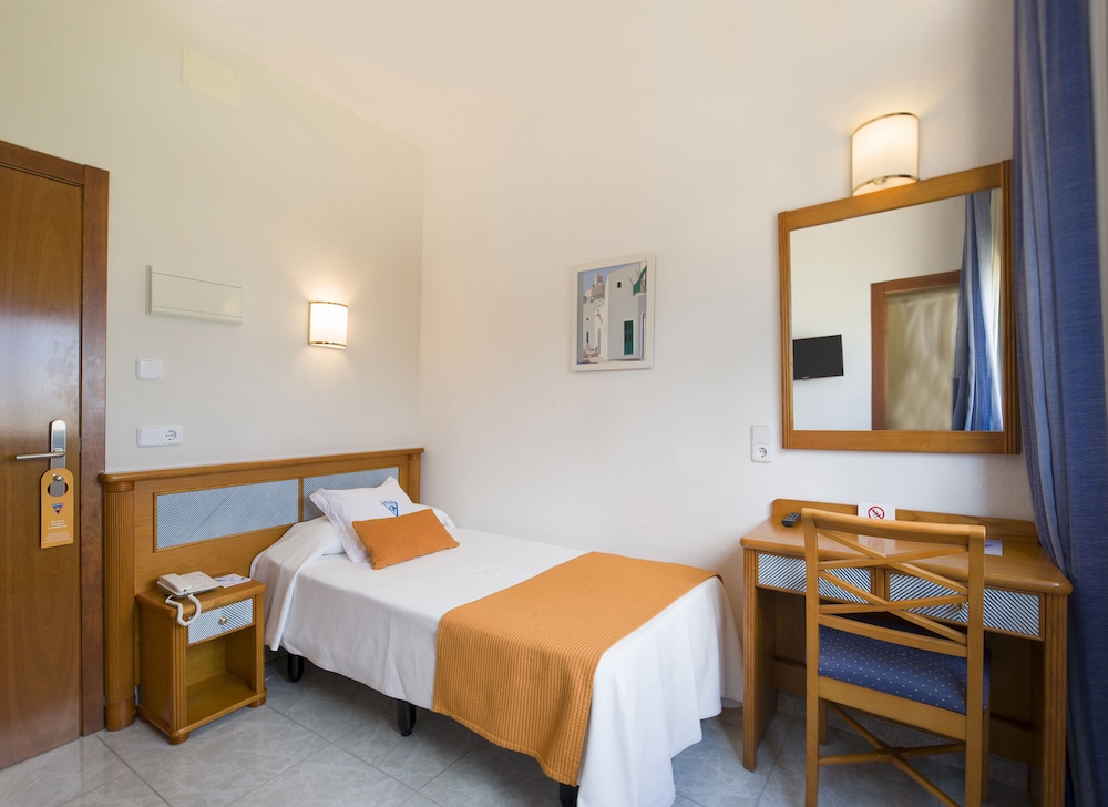 Hotel Osiris Ibiza — Hotel rooms in San Antonio, Balearic Islands