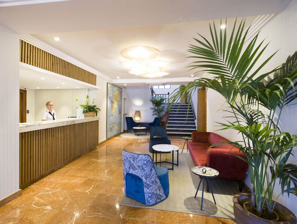 Hotel Osiris Ibiza — Hotel building in San Antonio, Balearic Islands
