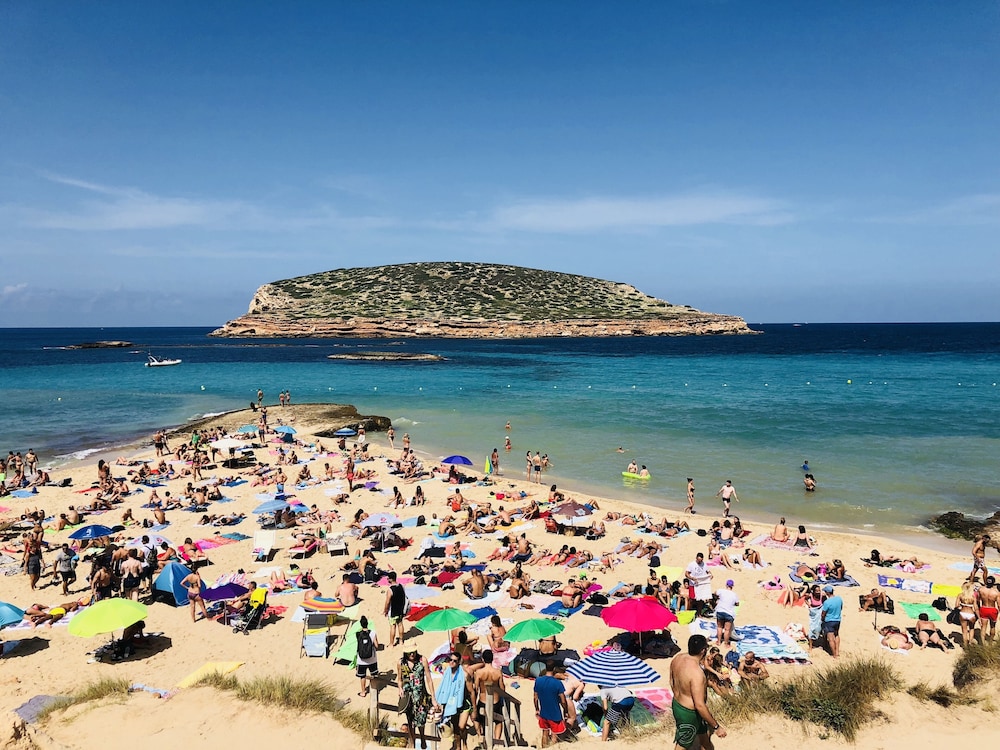 Hotel Osiris Ibiza — Beach in San Antonio, Balearic Islands