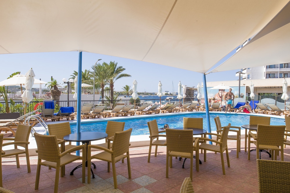 Hotel Osiris Ibiza — Swimming pool in San Antonio, Balearic Islands