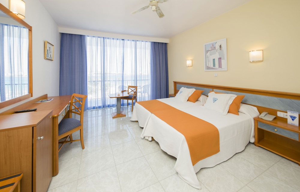 Hotel Osiris Ibiza — Hotel rooms in San Antonio, Balearic Islands