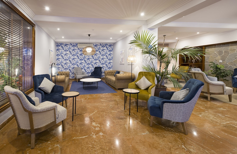 Hotel Osiris Ibiza — Hotel building in San Antonio, Balearic Islands