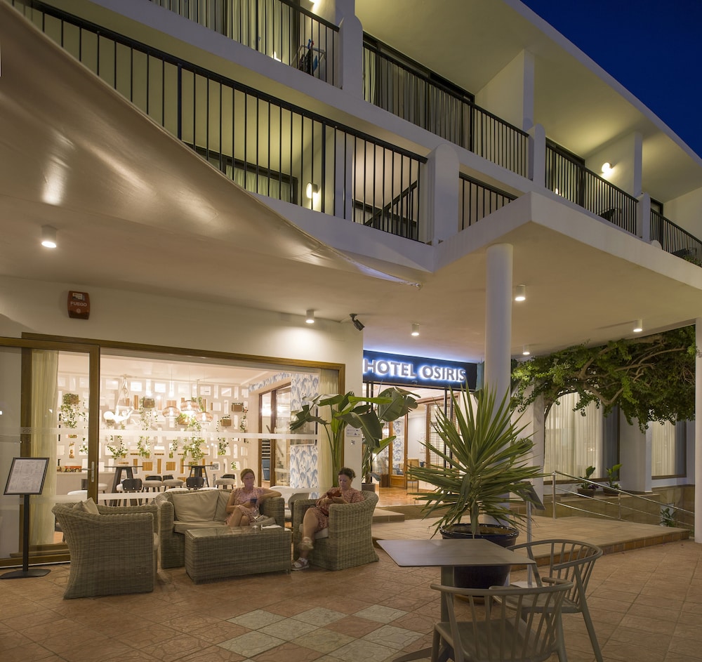 Hotel Osiris Ibiza — Hotel building in San Antonio, Balearic Islands