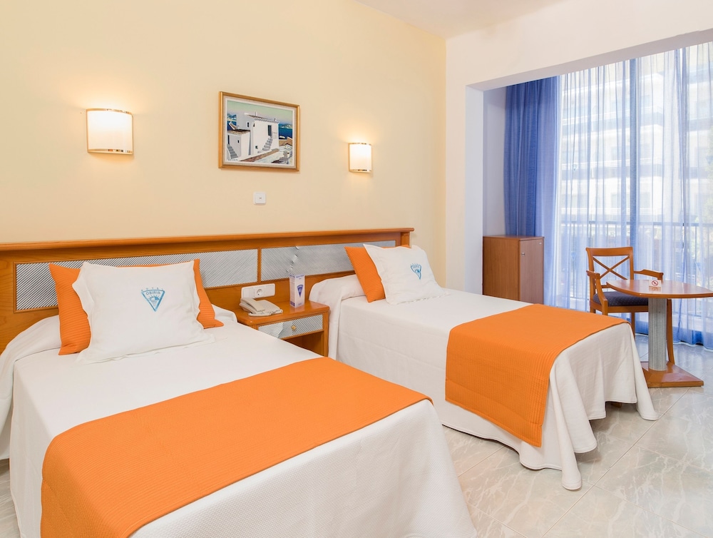 Hotel Osiris Ibiza — Hotel rooms in San Antonio, Balearic Islands