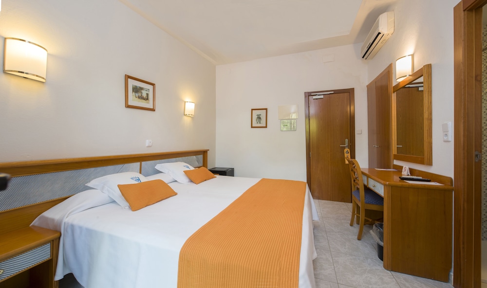 Hotel Osiris Ibiza — Hotel rooms in San Antonio, Balearic Islands