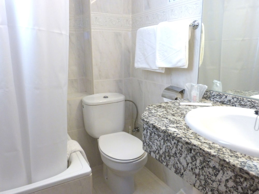 Hotel Osiris Ibiza — Hotel rooms in San Antonio, Balearic Islands