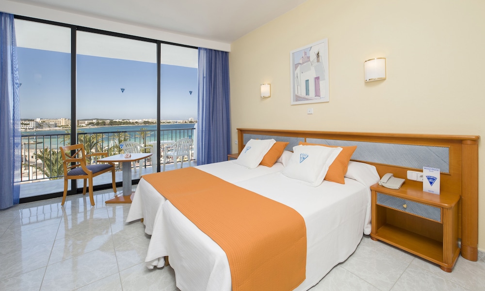 Hotel Osiris Ibiza — Hotel rooms in San Antonio, Balearic Islands
