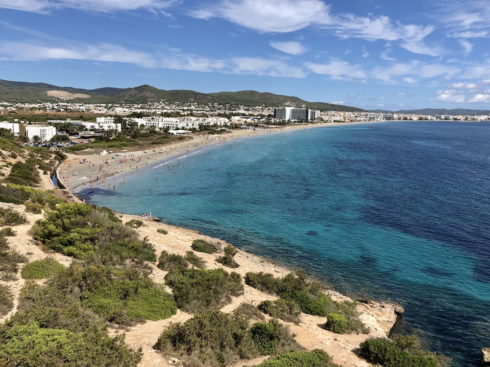 Hotel Osiris Ibiza — Beach in San Antonio, Balearic Islands