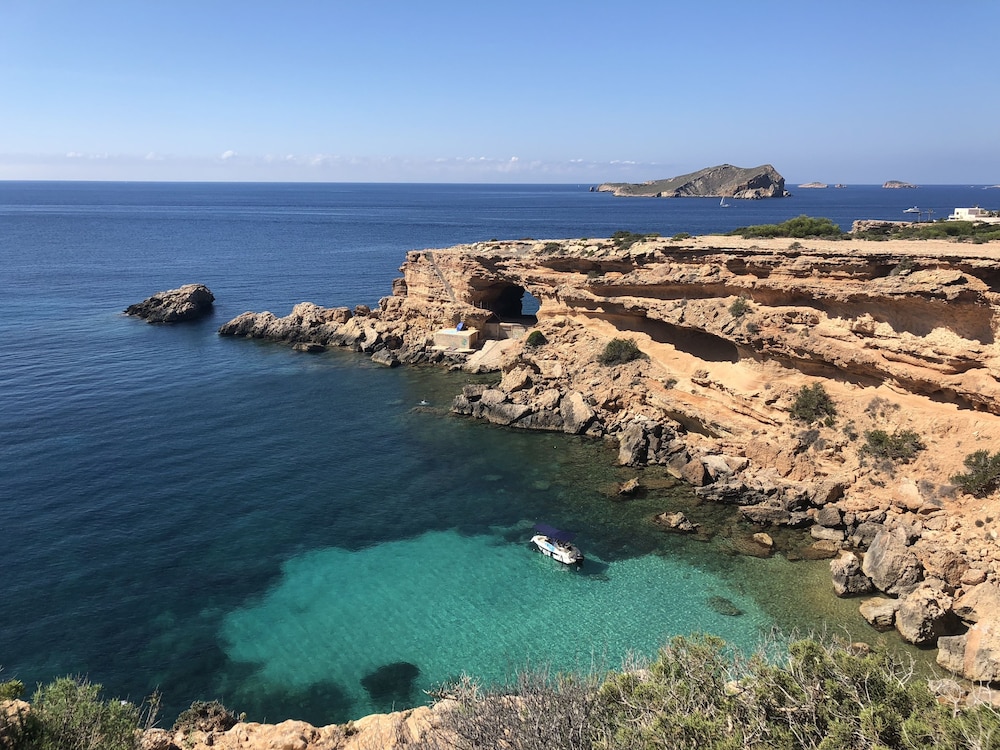 Hotel Osiris Ibiza — Beach in San Antonio, Balearic Islands