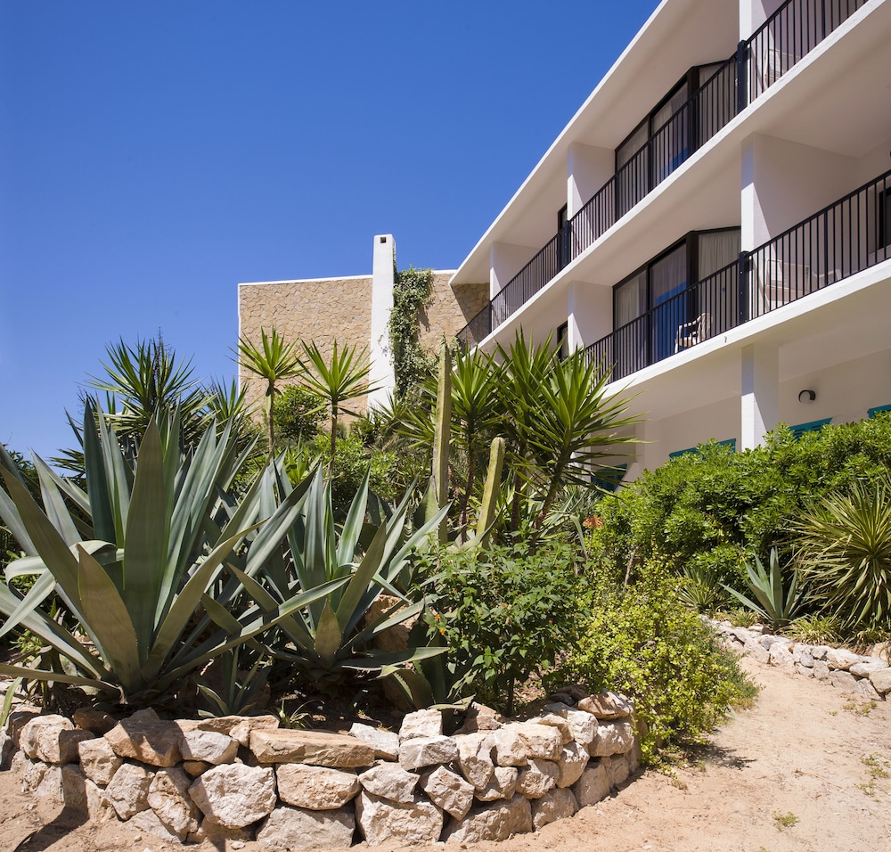 Hotel Osiris Ibiza — Hotel building in San Antonio, Balearic Islands