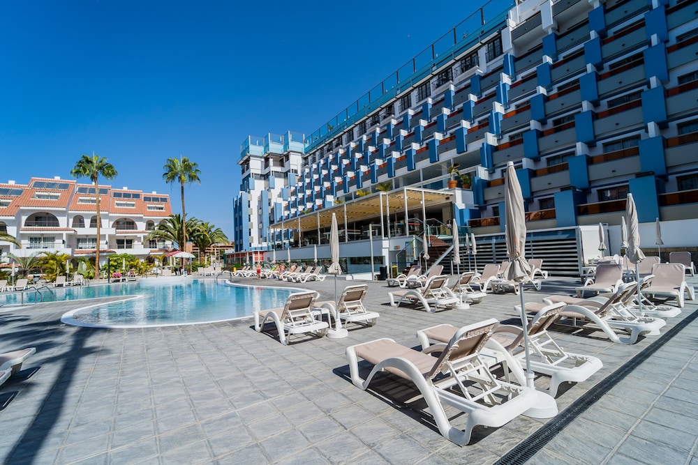 Paradise Park Fun Lifestyle Hotel — Swimming pool in Los Cristianos, Canary Islands