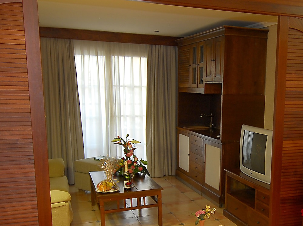 Paradise Park Fun Lifestyle Hotel — Hotel rooms in Los Cristianos, Canary Islands