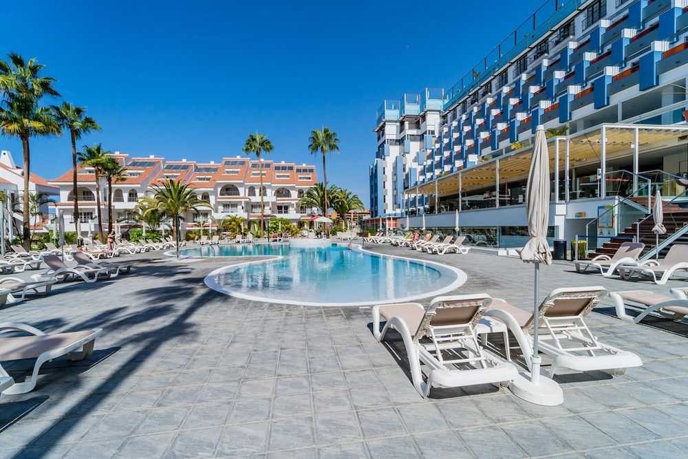 Paradise Park Fun Lifestyle Hotel — Swimming pool in Los Cristianos, Canary Islands