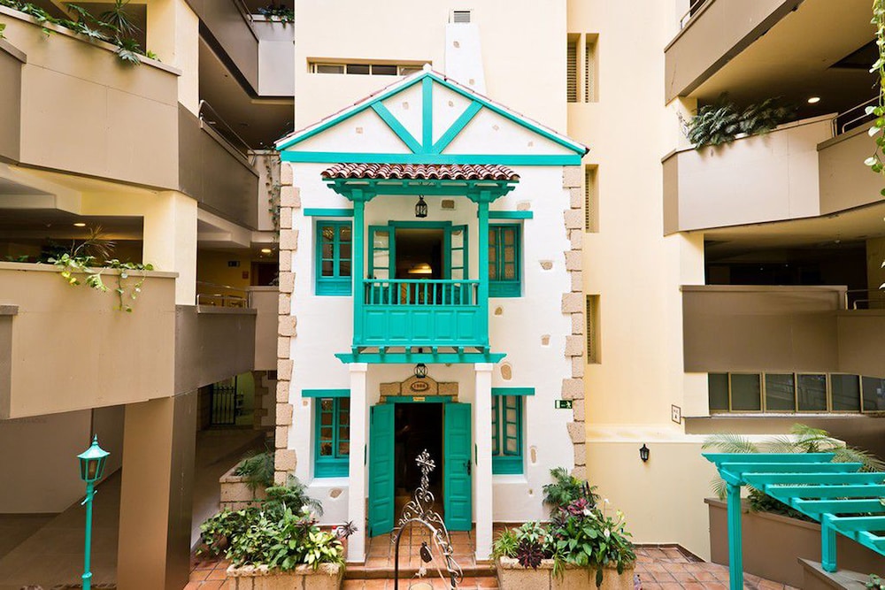 Paradise Park Fun Lifestyle Hotel — Hotel building in Los Cristianos, Canary Islands