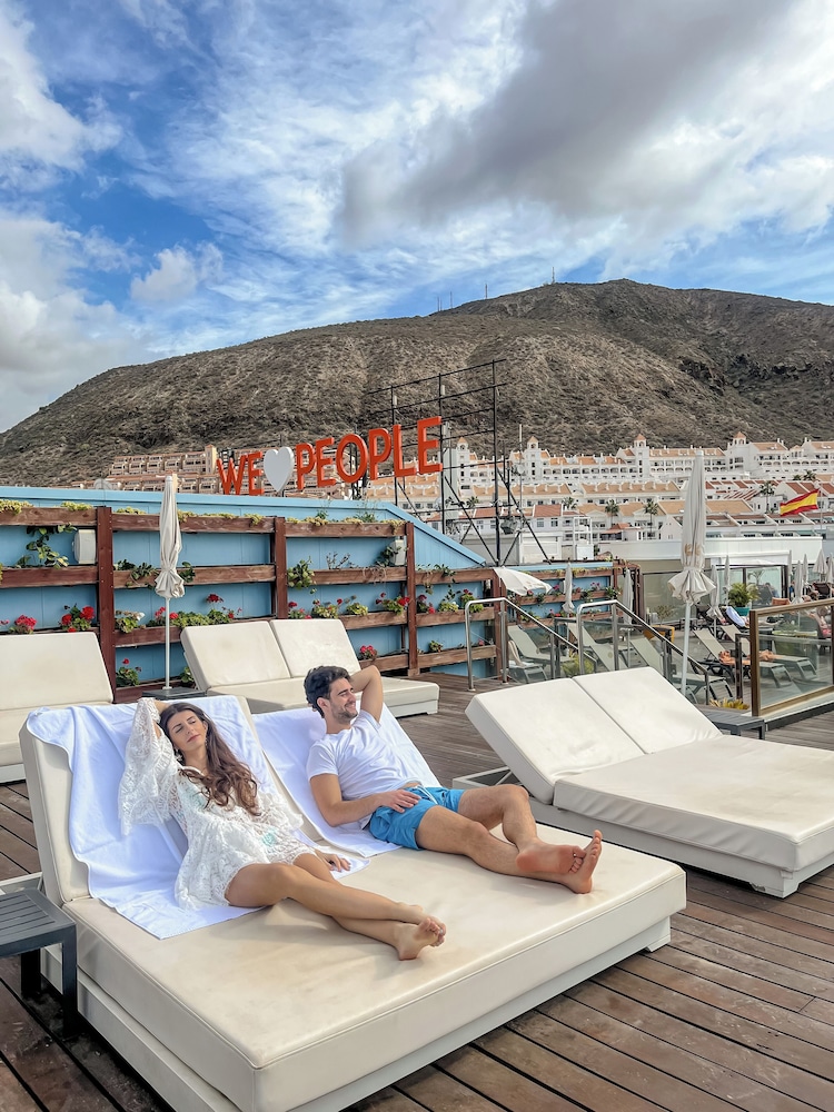 Paradise Park Fun Lifestyle Hotel — Hotel building in Los Cristianos, Canary Islands