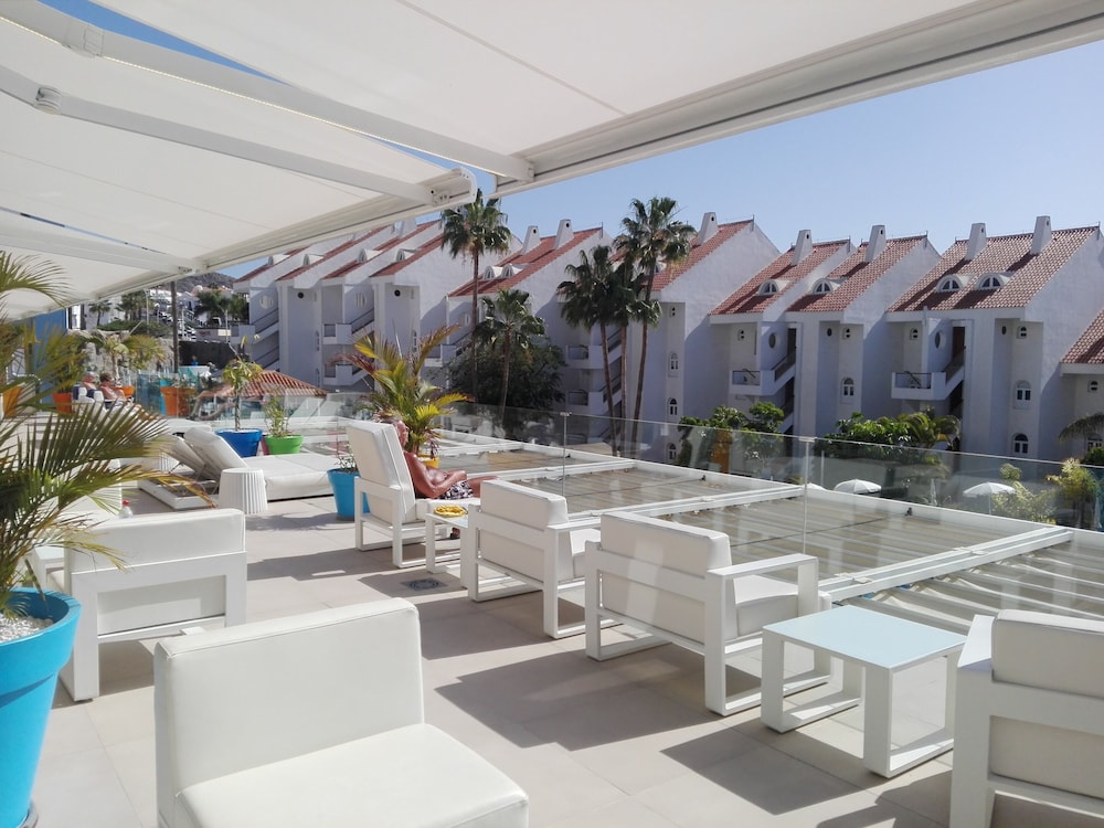Paradise Park Fun Lifestyle Hotel — Hotel building in Los Cristianos, Canary Islands