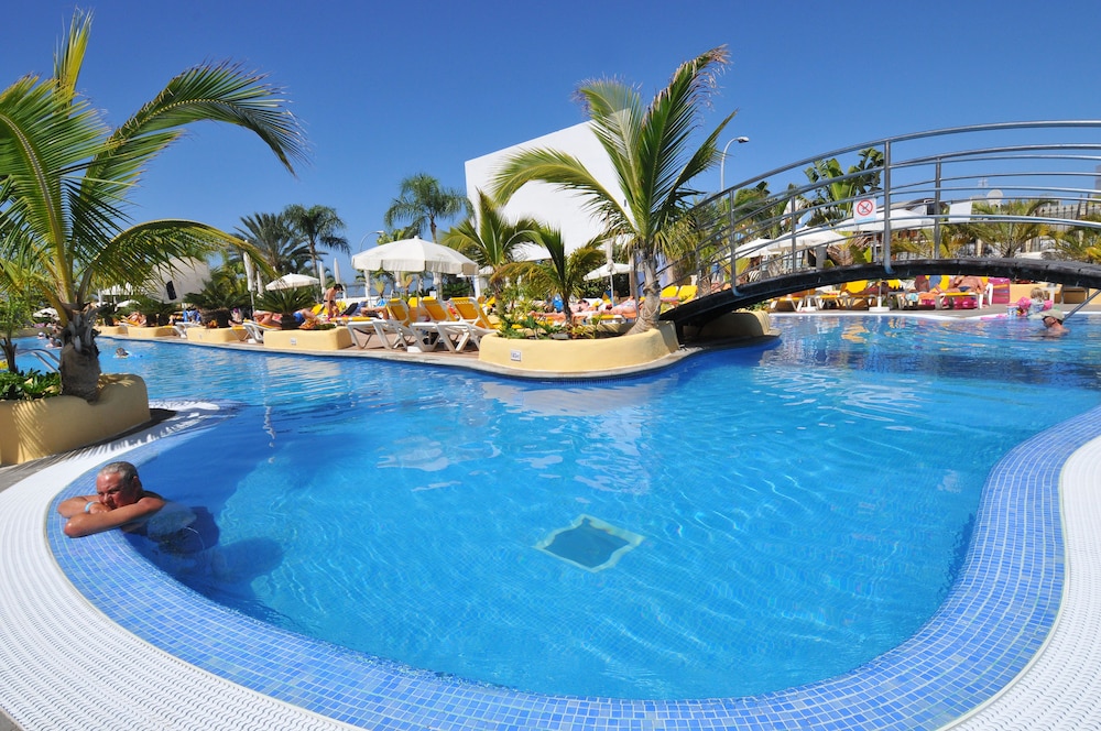 Paradise Park Fun Lifestyle Hotel — Swimming pool in Los Cristianos, Canary Islands