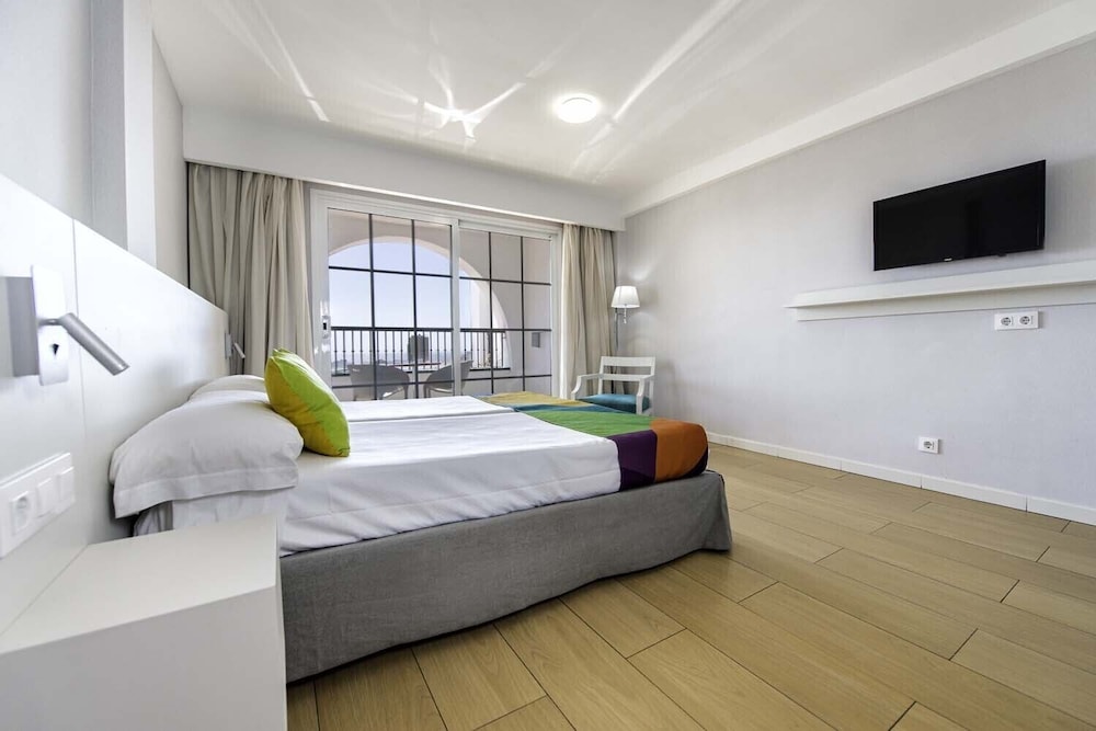 Paradise Park Fun Lifestyle Hotel — Hotel rooms in Los Cristianos, Canary Islands