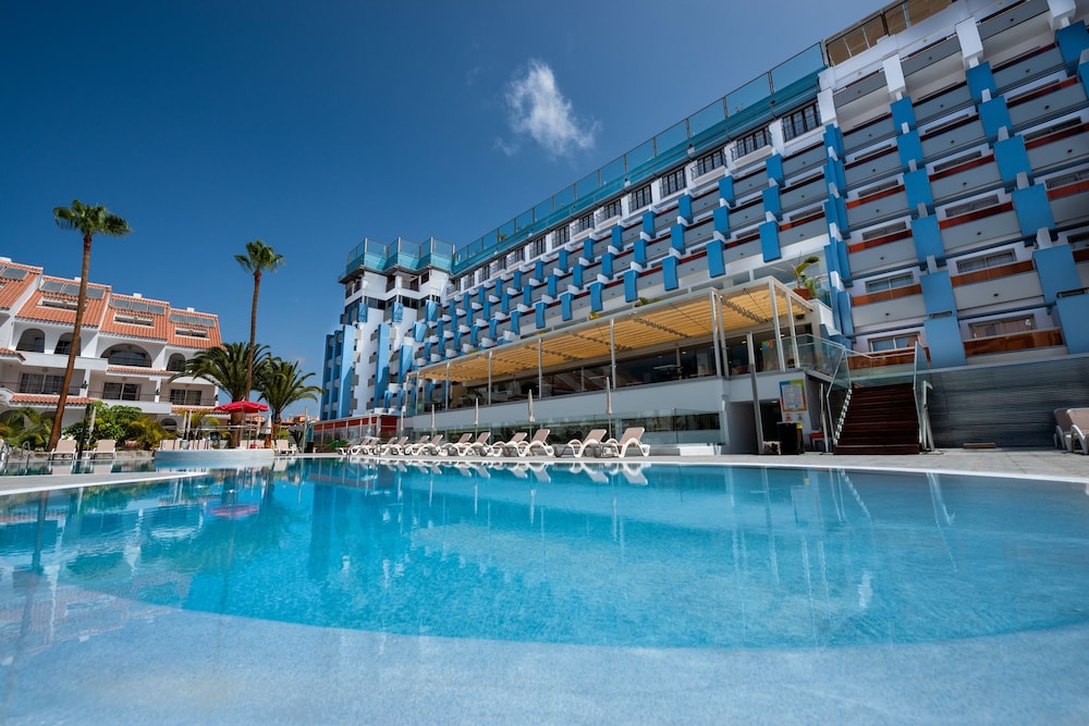 Paradise Park Fun Lifestyle Hotel — Swimming pool in Los Cristianos, Canary Islands