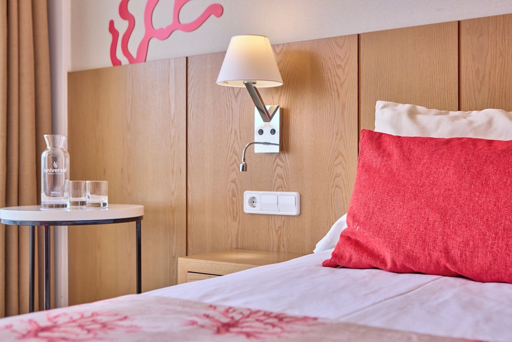Universal Hotel Perla — Hotel rooms in Sa Coma, Balearic Islands